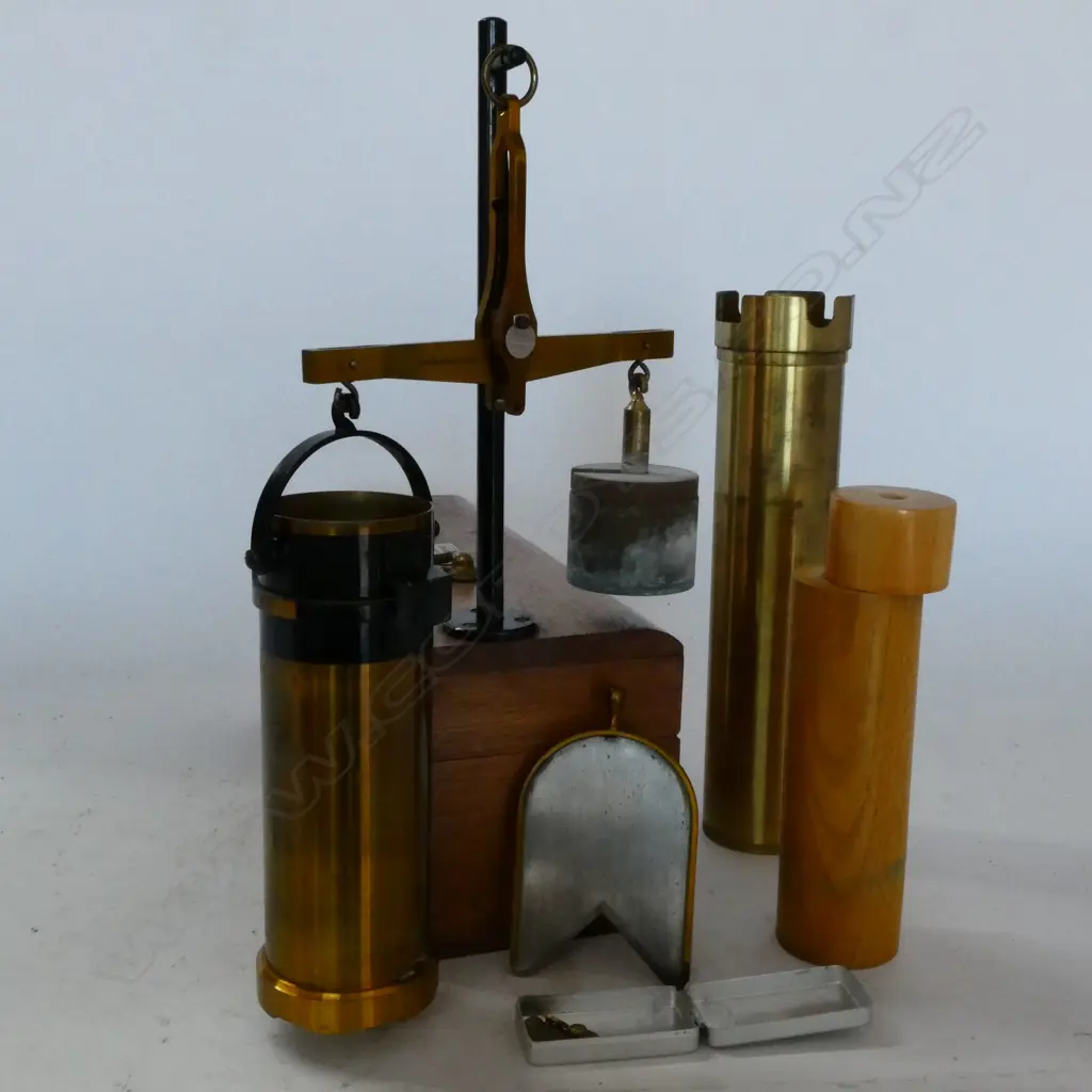 EARLY 20thC CHRONDROMETER (GRAIN SCALE) BY LOUIS SCHOPPER, LEIPZIG. IN OAK CASE Image 1++